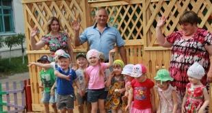 Беседки-детям от депутата В.Ю. Иванченко. 8 июля 2016 года